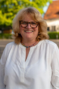 unsere Bezirksvertreterin Dunja Engelke